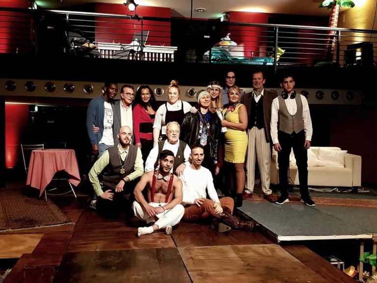 2018 | Diener zweier Herren